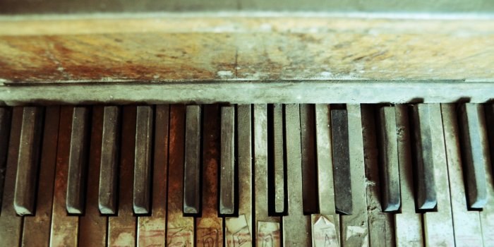 1920x1080 Old piano keys wallpaper - Music wallpapers - #26370
