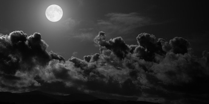 2560x1600 Black Moon Wallpapers HD