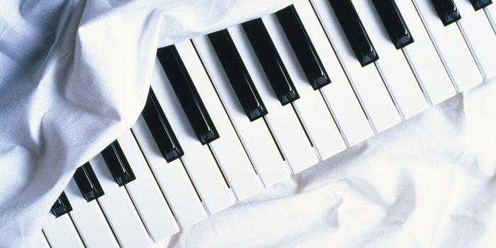 2048x1536 Piano, Grand Piano, Keyboard, Key, Technology Wallpaper for IPad