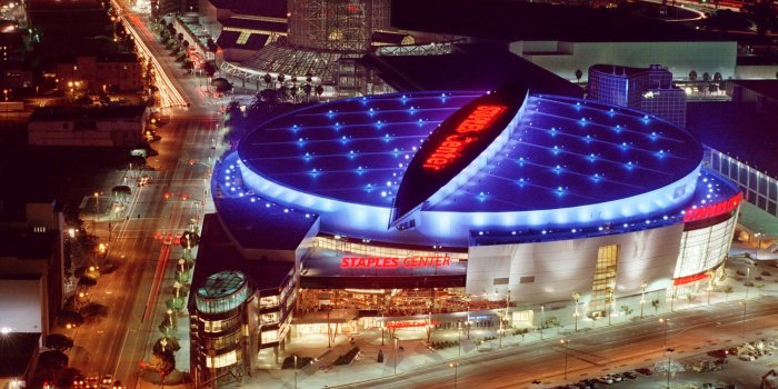 1992x1356 Tail O' the Pup, USA