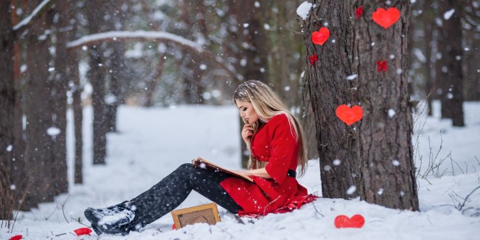 2560x1600 65+ Winter Love Wallpapers on WallpaperPlay