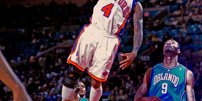 1996x3000 NBA Slam Dunk champion Nate Robinson of the New York Knicks attempts