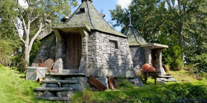 3000x2179 Hagrid's Hut Desktop Wallpaper