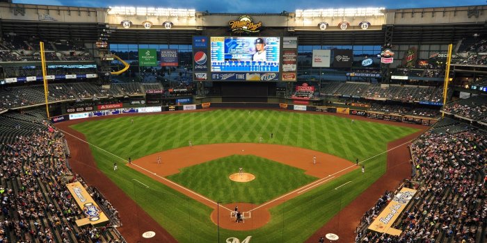 2000x1351 Milwaukee Brewers Wallpaper Desktop (51+ images)