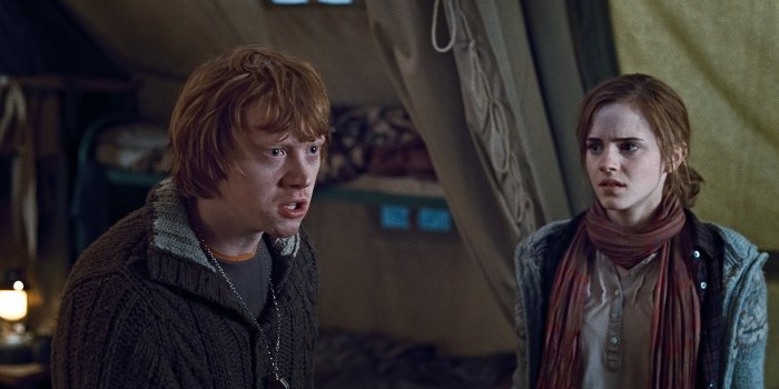 1800x1073 Ron and Hermione from Harry Potter Deathly Hallows Desktop Wallpaper