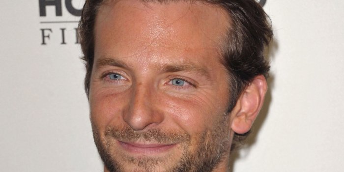 1920x1080 Bradley Cooper Smiling Face Closeup At Event Wallpaper