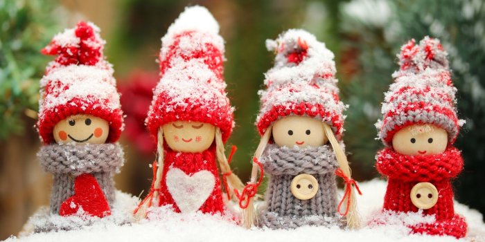 2560x1440 65+ Winter Love Wallpapers on WallpaperPlay