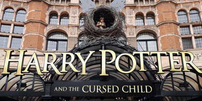 1600x900 Amazon.com's top selling books