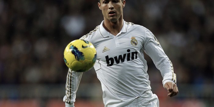 2048x1536 Download 2048x1536 Cristiano Ronaldo, Cr7, Football, Real Madrid