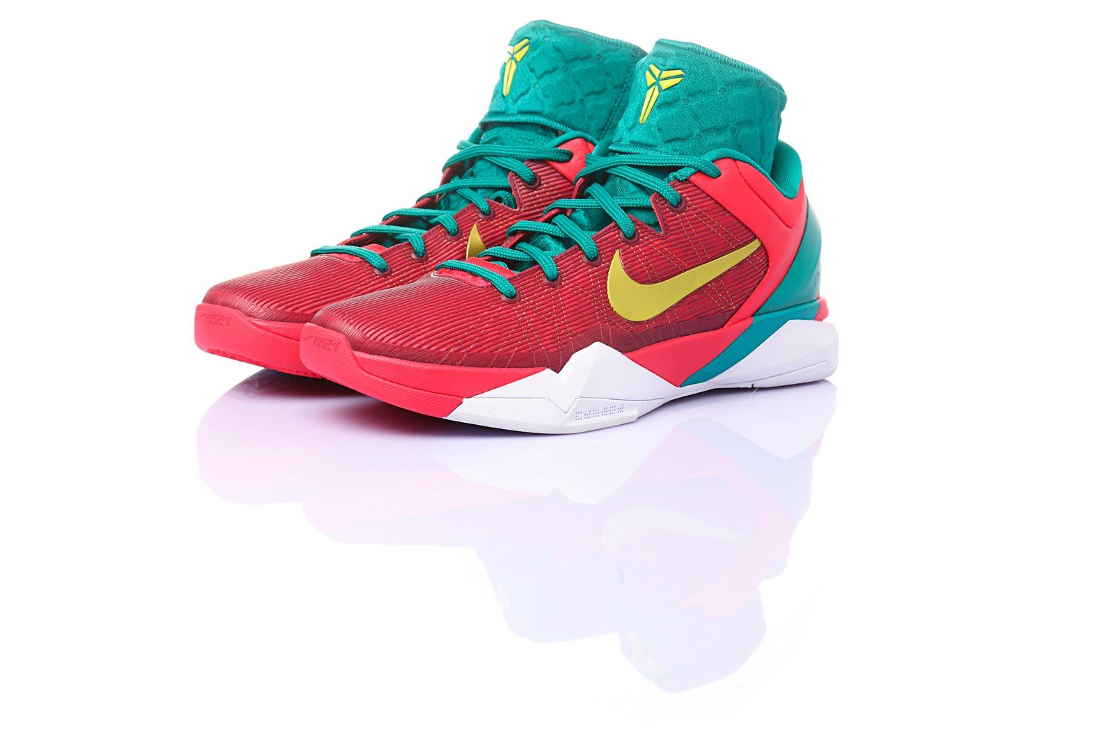 1600x1067 air force nike iphone wallpaper chewbacca