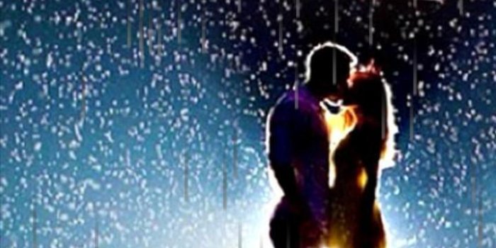 720x1280 Kiss Live Wallpaper - Loving Couple In Rain Free Wallpaper