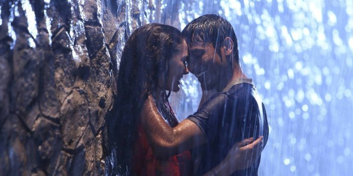 1600x900 Cute HD Love and Romance Pictures Of Couples In Rain | EntertainmentMesh