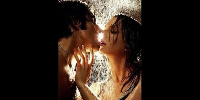1280x720 Sexy Romantic Kissing Couples in the Rain