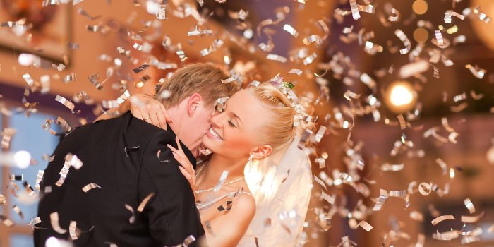 3840x2400 Wallpaper marriage couple, marriage, rain, silver