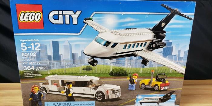 1600x1200 Construction Set Lego 60102 City Airport VIP Service 364 Pcs With 4  Minifigures