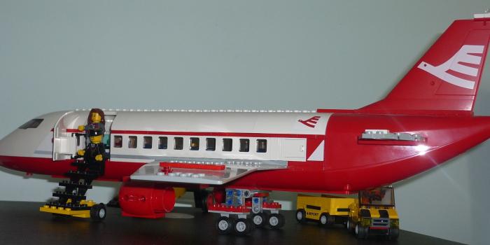 3183x1490 Lego City 3182 – Airport | i Brick City