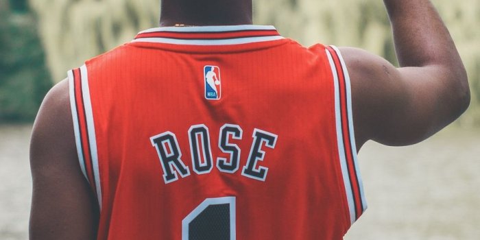 938x1668 Download wallpaper 938x1668 nba, rose, chicago bulls iphone 8/7/6s/6
