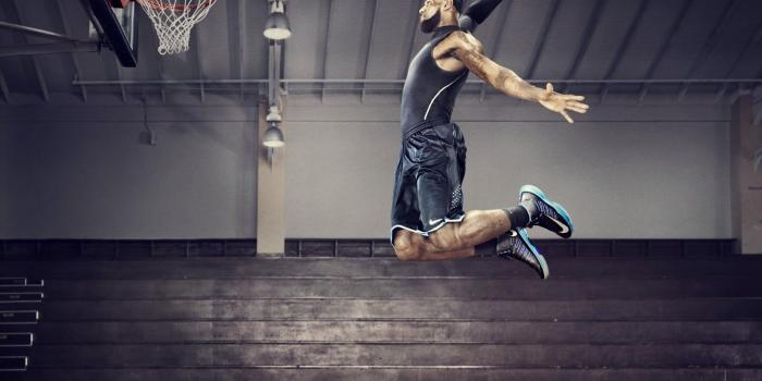 1600x1200 All Images Wallpapers: LEBRON JAMES NBA BASKETBALL DUNK WALLPAPER