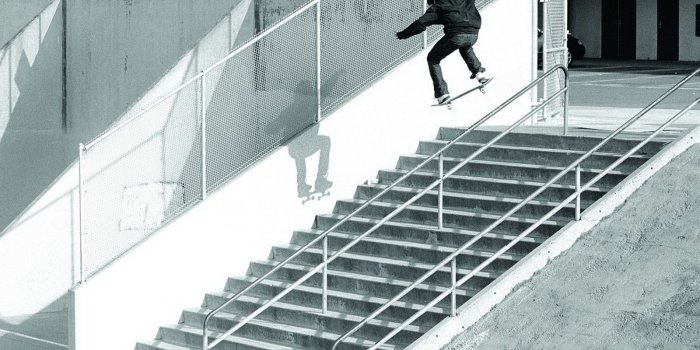 1600x1200 How come when skaters jump down a huge set of stairs they dont get