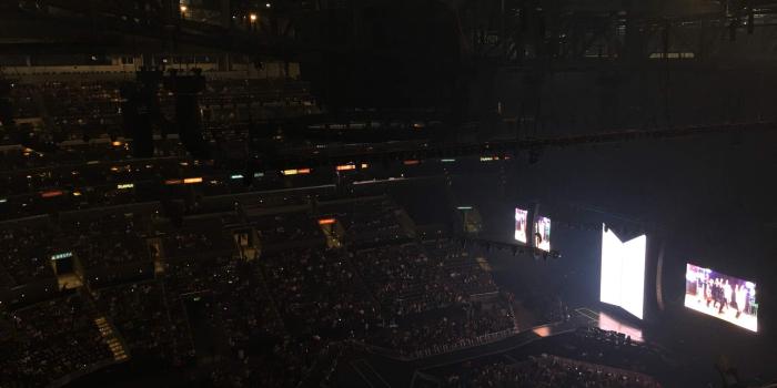 2048x1536 Experience At BTS Concert + Tips + ARMY Bomb Unboxing And Merch