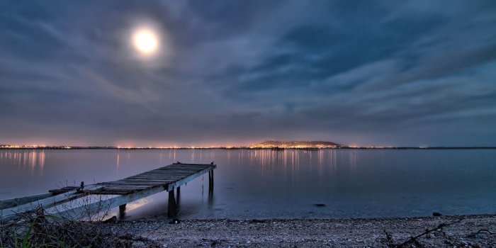 1920x1200 64+ Beach Moon Wallpapers on WallpaperPlay