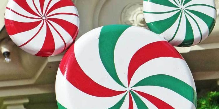 750x1334 Disney Christmas iPhone Wallpapers