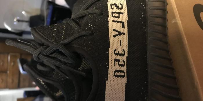1024x768 CK - Yeezy 350 V2 OREO