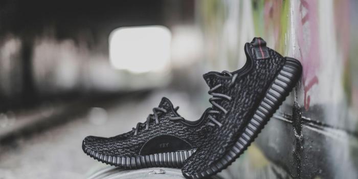 1500x1000 norway adidas yeezy boost 350 v2 negro background 84ce9 8e612