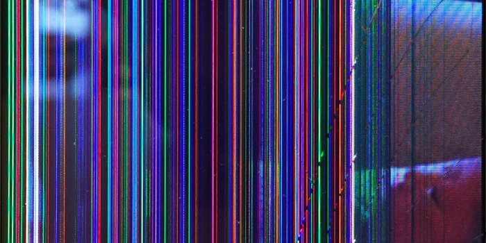1184x2048 Top 10 Punto Medio Noticias | Glitchy Phone Screen Wallpaper