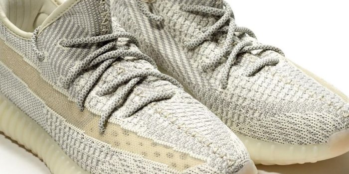 900x900 adidas Yeezy Boost 350 V2 