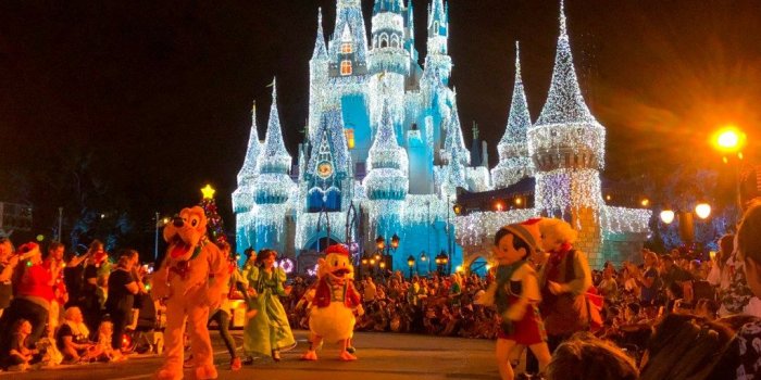 1024x768 Christmas at Disney World: Guaranteed Holiday Magic