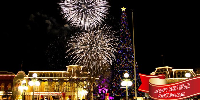 2560x1440 45+] Magic Kingdom Christmas Wallpaper on WallpaperSafari