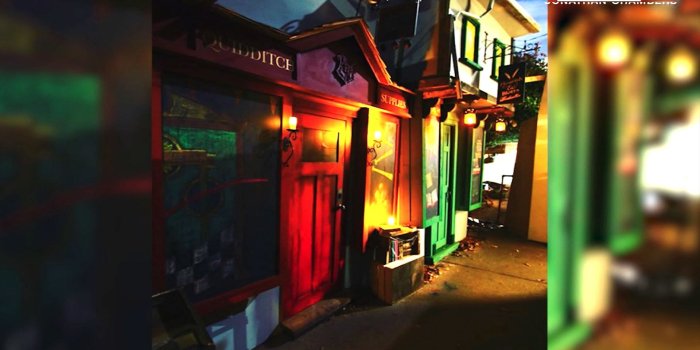 1920x1080 Dad recreates 'Harry Potter's' Diagon Alley - CNN Video