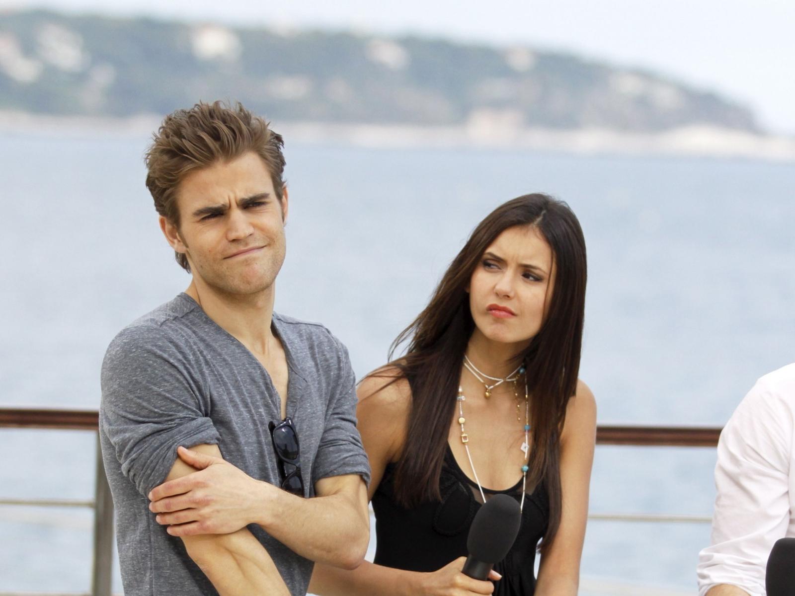 2560x1920 Paul Wesley Wallpapers