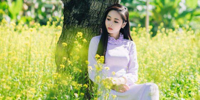 2048x2048 Happy Alone Girl Hd Wallpaper | Bestpicture1.org