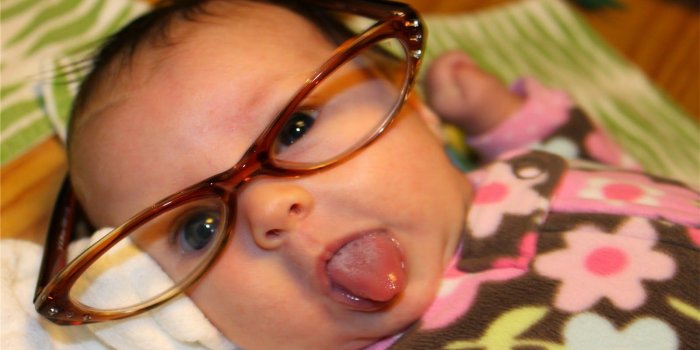 1600x900 Very Funny Baby Wearing Glasses HD Wallpaper | Explore Wallpaper