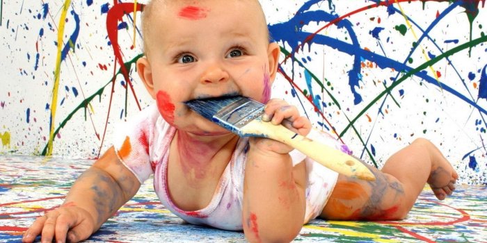1600x1200 Cute Baby Litioning Song in Headphone Wallpapers | HD Wallpapers