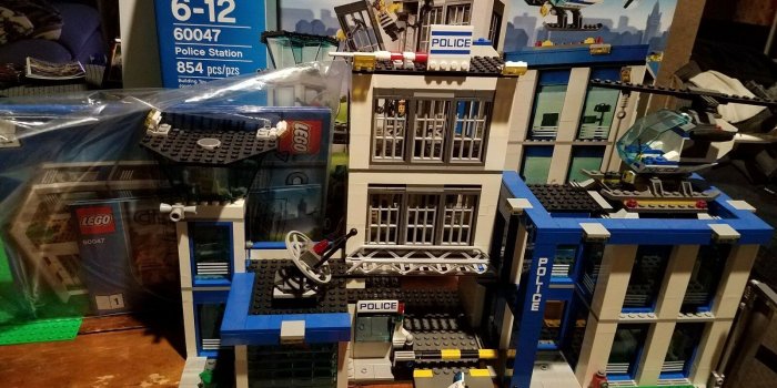 1600x1200 LEGO LEGO LEGO City Police Station (60047) USED NO MINIFIGURES