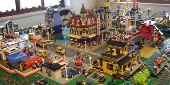 1024x768 The Top Lego Toy Sets For 2013-Lego City Police station-Stop the