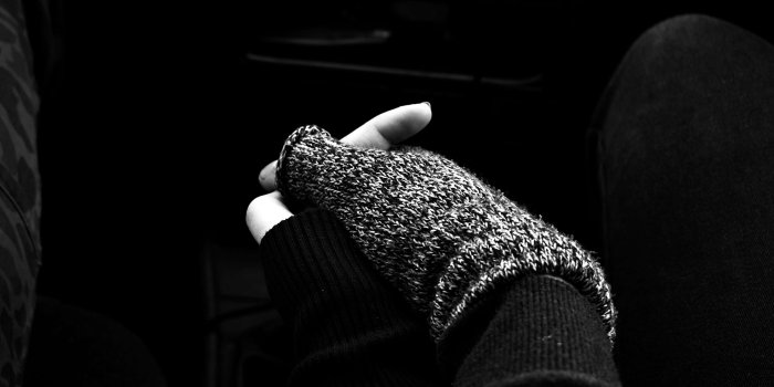 3840x2560 3068331 couple, cute, holding hands, love 4k wallpaper and