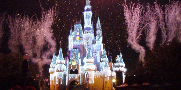 2048x1536 45+] Magic Kingdom Wallpaper on WallpaperSafari
