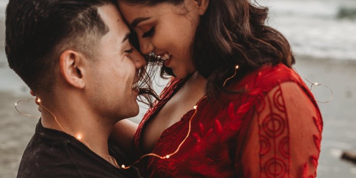 2048x2048 Romantic Beach Couple Pictures | POPSUGAR Love & Sex