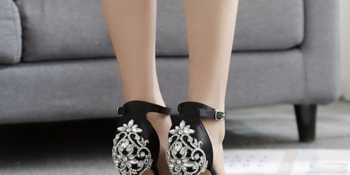 1000x1000 Crystal High Heeled Shoe Iphone 6 Wallpaper Unique - Luxury Diamond