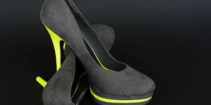 3840x2560 black suede platform heeled shoes free image | Peakpx