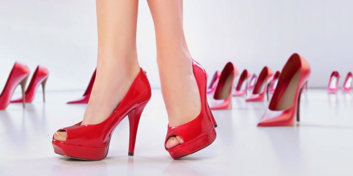 1600x1216 Pretty Legs On The Red High Heel Shoes - The Wallpaper