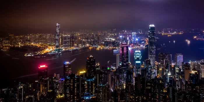 2048x1152 Download wallpaper 2048x1152 hong kong, china, skyscrapers, night