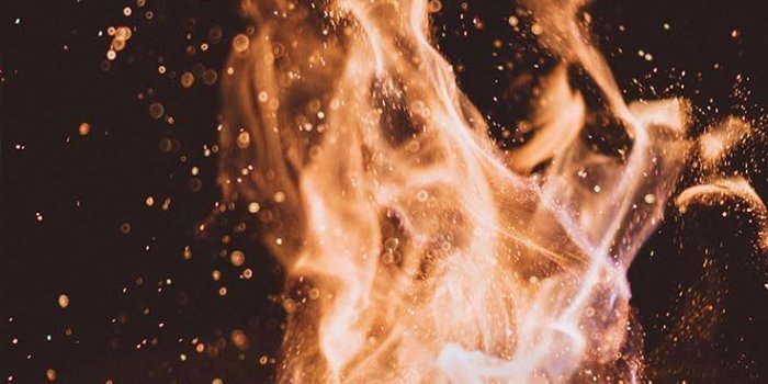 736x1308 Glam Up With 14 Gorgeous Gold iPhone Xs Wallpapers | wallpaper