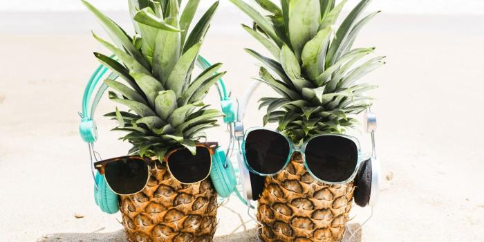 1332x850 Wallpaper sand, sea, beach, summer, stay, headphones, glasses