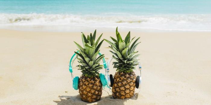 1332x850 Wallpaper sand, sea, beach, summer, stay, headphones, summer