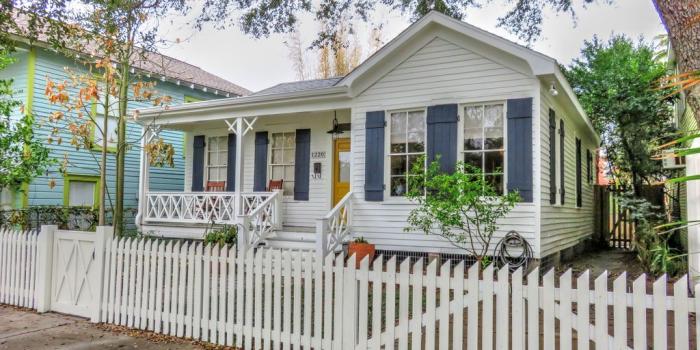 1024x768 Pineapple Beach Cottage- Galveston Island, walk to beach, 1.2 miles from  Strand - San Jacinto